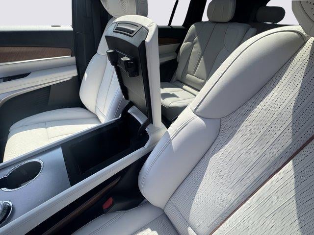 2026 Cadillac VISTIQ AWD 4dr Luxury