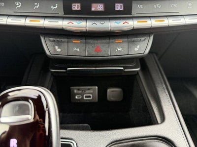 2023 Cadillac XT4 AWD Premium Luxury