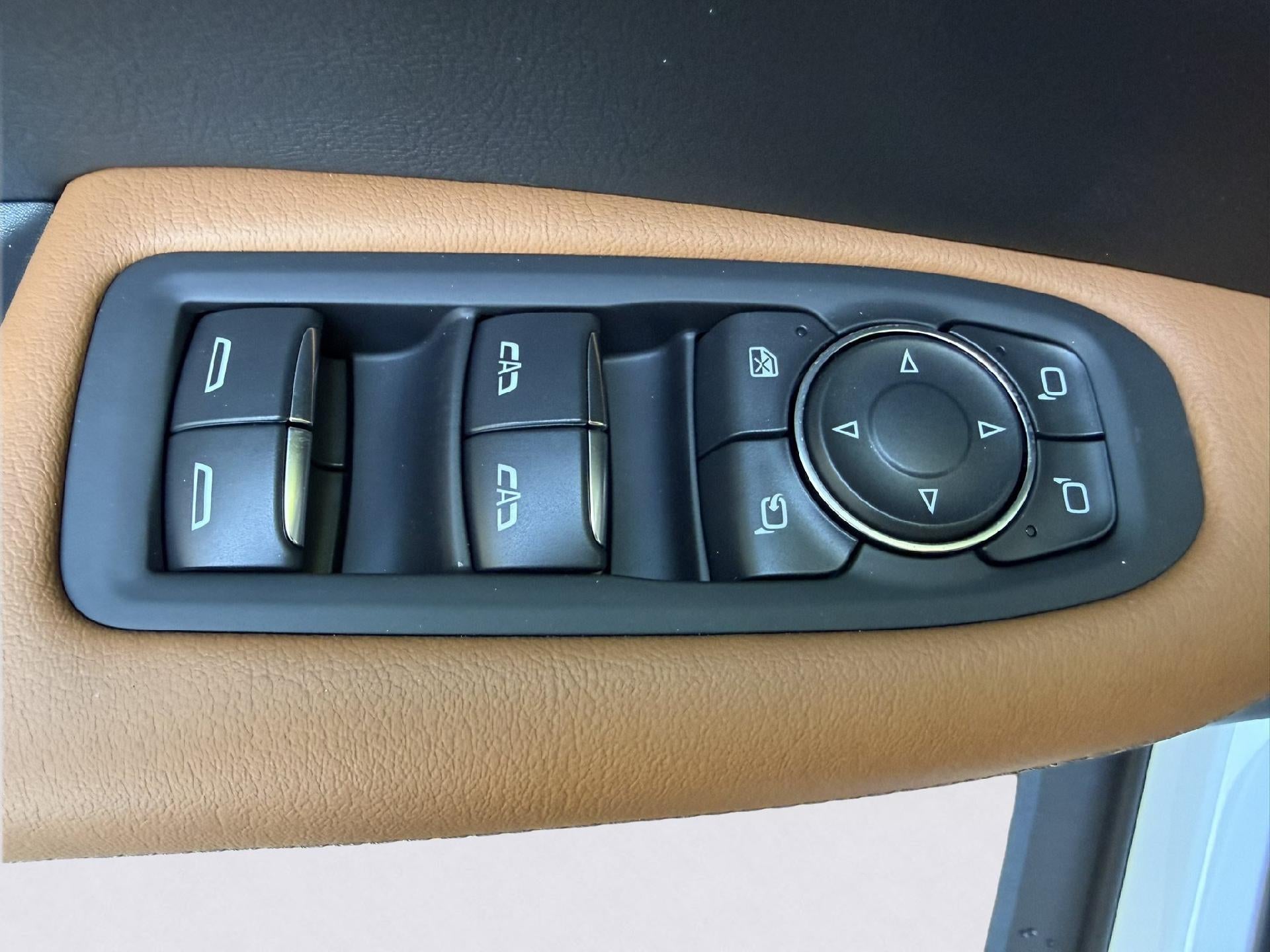 2026 Cadillac XT5 AWD 4dr Premium Luxury
