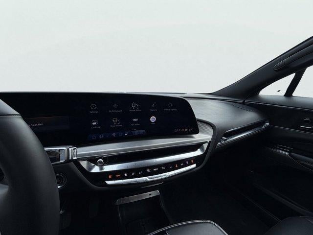 2024 Cadillac LYRIQ Luxury 1