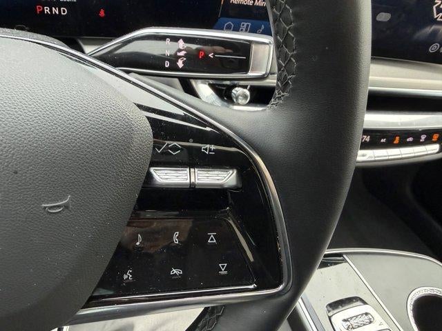 2024 Cadillac LYRIQ Luxury 1