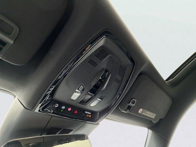 2024 Cadillac LYRIQ Luxury 1