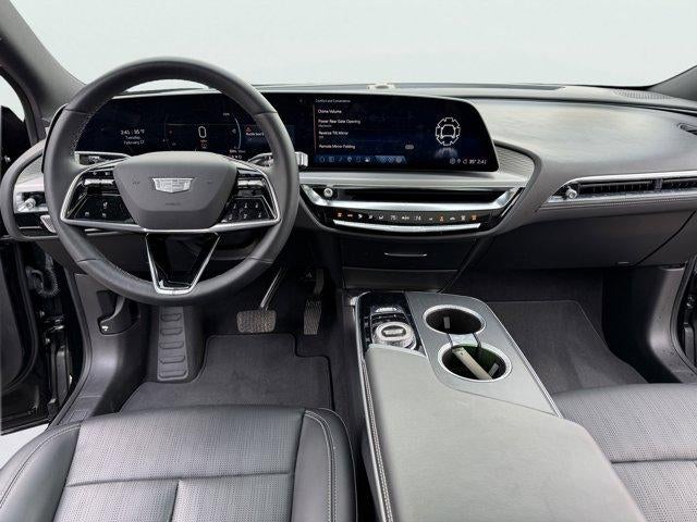 2024 Cadillac LYRIQ Luxury 1