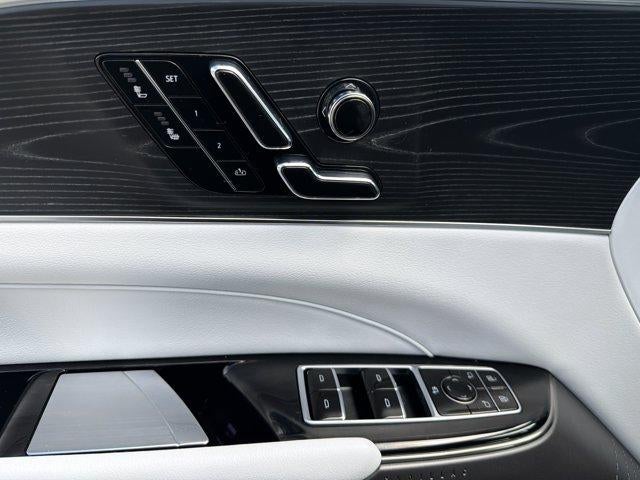 2024 Cadillac LYRIQ Luxury 1