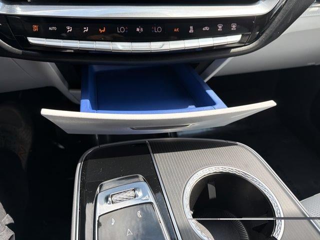 2024 Cadillac LYRIQ Luxury 1