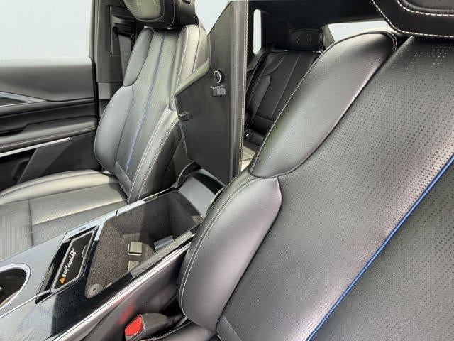 2024 Cadillac LYRIQ Luxury 2