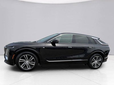 2024 Cadillac LYRIQ Luxury 2