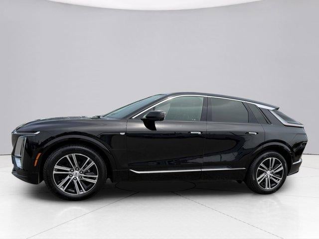 2024 Cadillac LYRIQ Luxury 2
