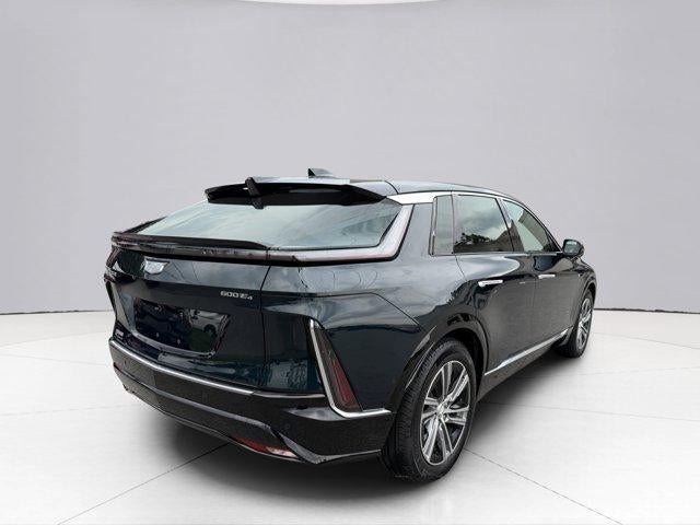 2024 Cadillac LYRIQ Luxury 2