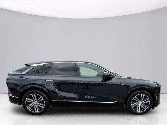2024 Cadillac LYRIQ Luxury 2