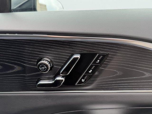 2024 Cadillac LYRIQ Luxury 2
