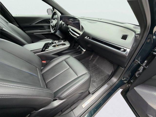 2024 Cadillac LYRIQ Luxury 2