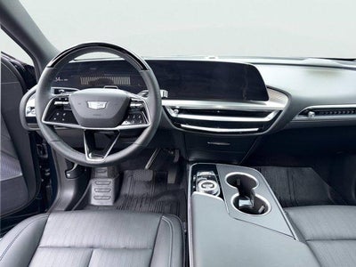 2024 Cadillac LYRIQ Luxury 2