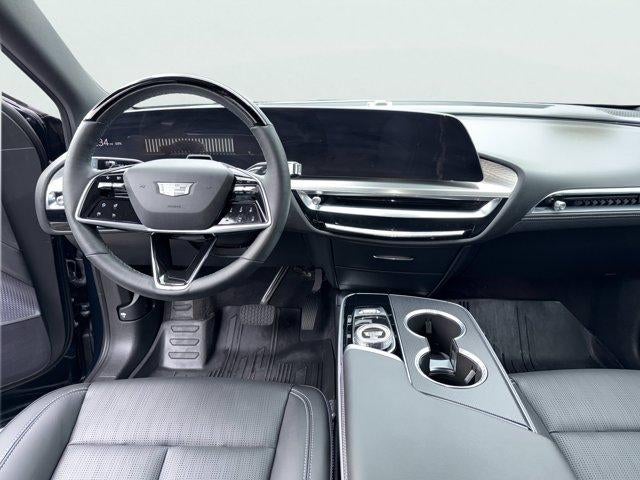 2024 Cadillac LYRIQ Luxury 2