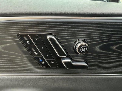 2024 Cadillac LYRIQ Luxury 2