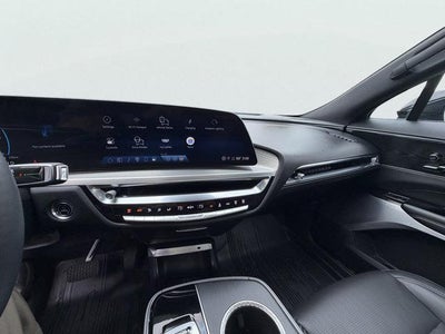 2024 Cadillac LYRIQ Luxury 2