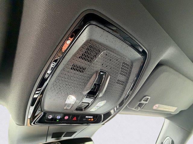 2024 Cadillac LYRIQ Luxury 2