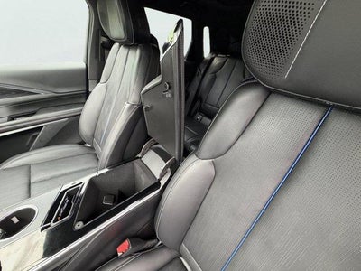 2024 Cadillac LYRIQ Luxury 2