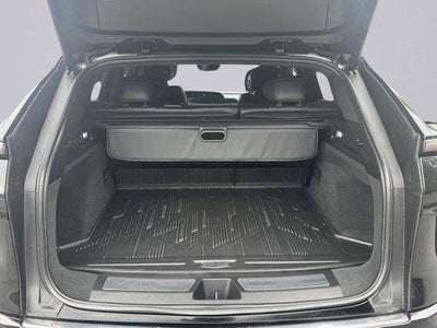 2024 Cadillac LYRIQ Luxury 3