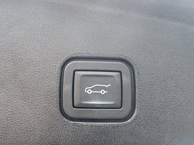 2024 Cadillac LYRIQ Luxury 3