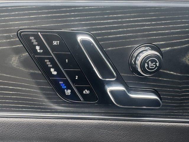 2024 Cadillac LYRIQ Luxury 3