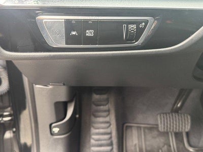 2024 Cadillac LYRIQ Luxury 3