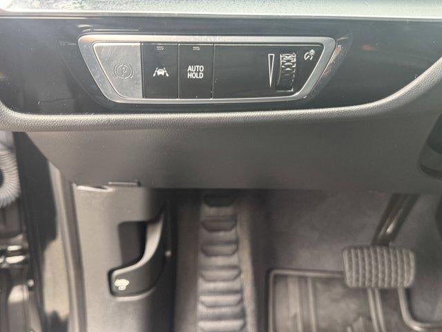 2024 Cadillac LYRIQ Luxury 3