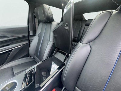 2024 Cadillac LYRIQ Luxury 3