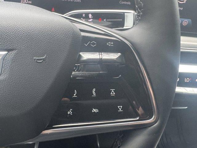 2024 Cadillac LYRIQ Luxury 3