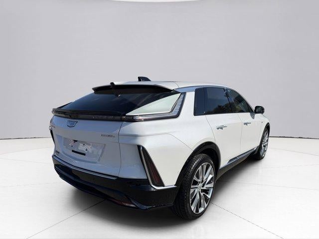 2024 Cadillac LYRIQ Luxury 3