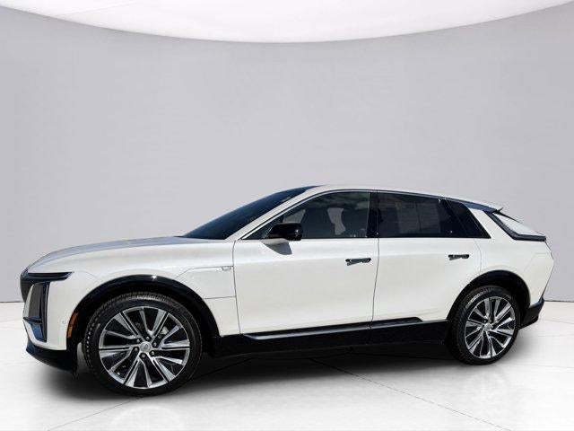 2024 Cadillac LYRIQ Luxury 3