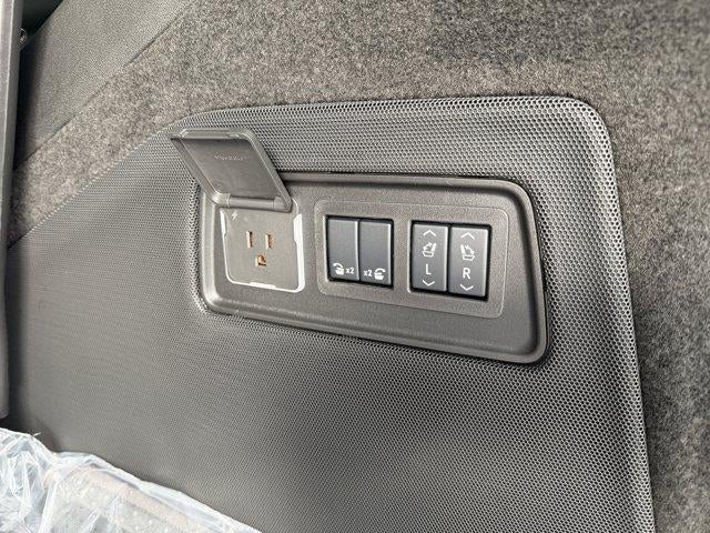2027 Cadillac Escalade 4WD Platinum Sport