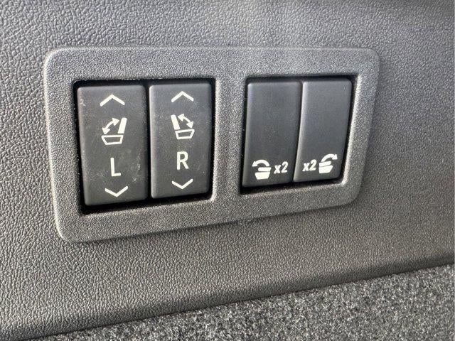 2025 Cadillac ESCALADE IQ AWD Sport 2