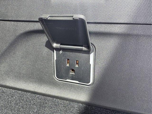 2025 Cadillac ESCALADE IQ AWD Sport 2