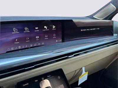 2025 Cadillac ESCALADE IQ AWD Sport 2