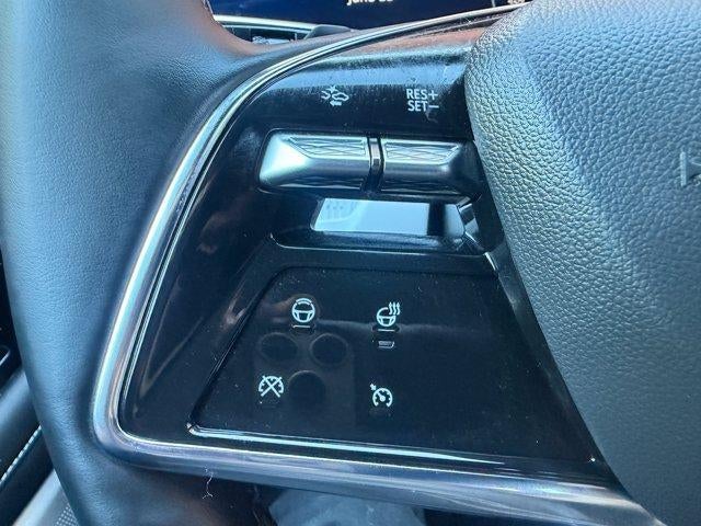 2025 Cadillac OPTIQ Luxury 2