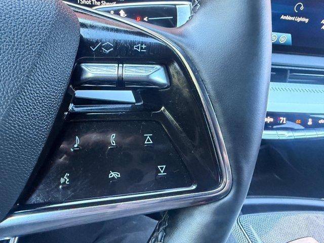 2025 Cadillac OPTIQ Luxury 2
