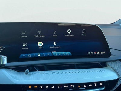 2025 Cadillac OPTIQ Luxury 2