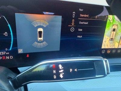2025 Cadillac OPTIQ Luxury 2