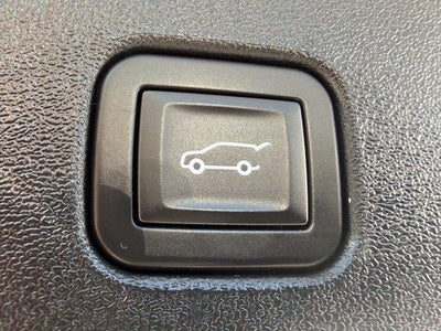 2025 Cadillac OPTIQ Luxury 2