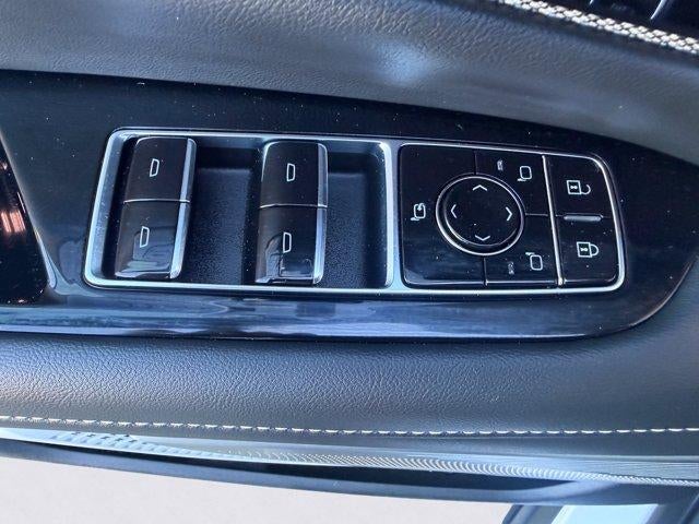 2025 Cadillac OPTIQ Luxury 2