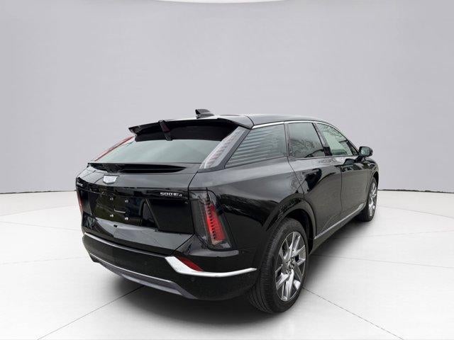 2025 Cadillac OPTIQ Luxury 2