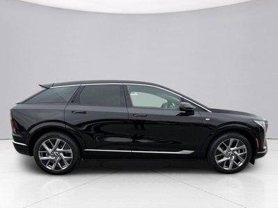 2025 Cadillac OPTIQ Luxury 2