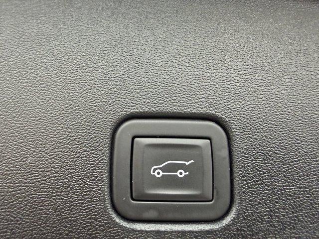 2025 Cadillac OPTIQ Luxury 2