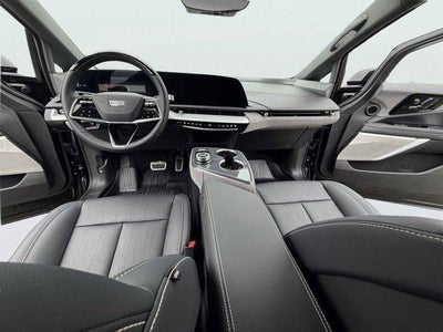 2025 Cadillac OPTIQ Luxury 2