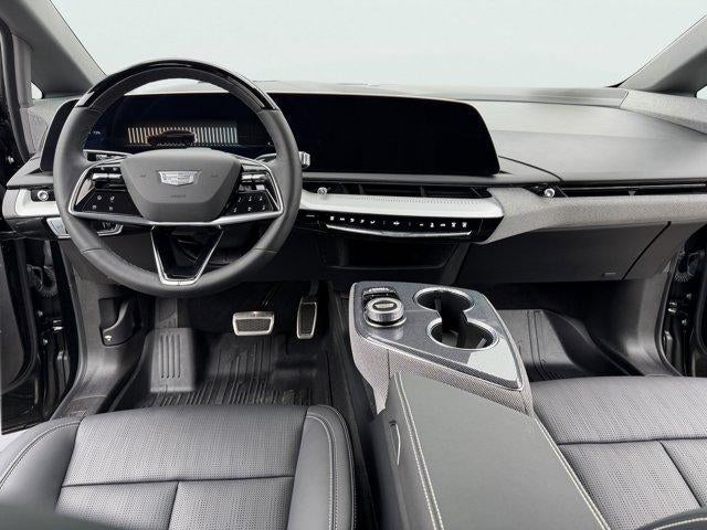 2025 Cadillac OPTIQ Luxury 2