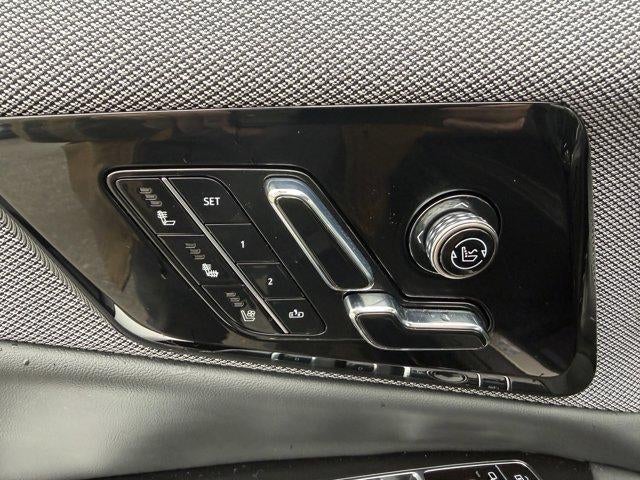 2025 Cadillac OPTIQ Luxury 2