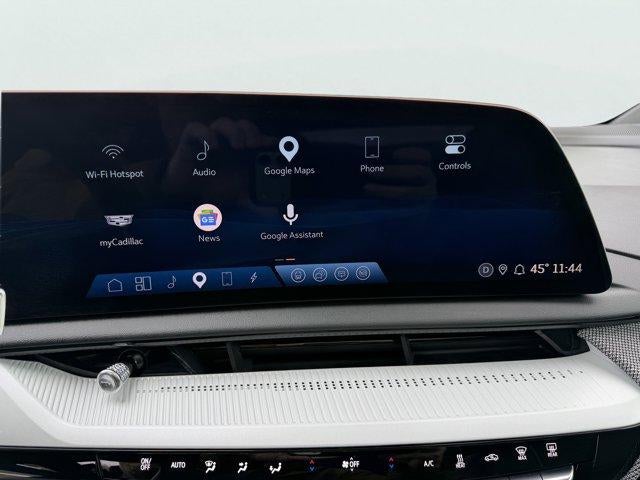 2025 Cadillac OPTIQ Luxury 2