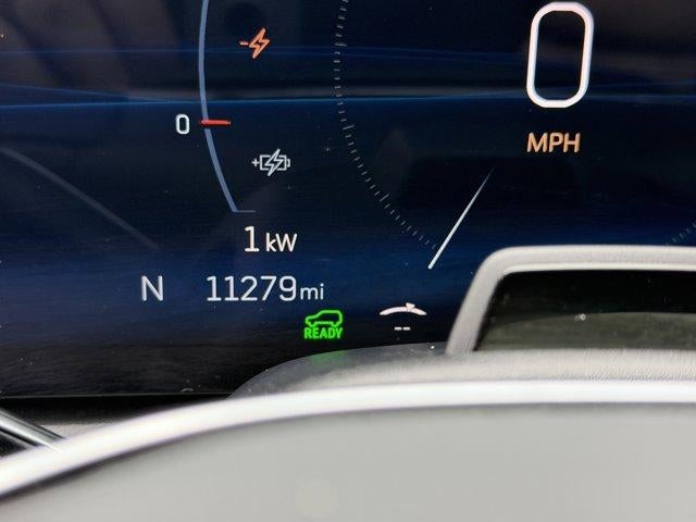 2025 Cadillac OPTIQ Luxury 2