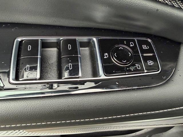 2025 Cadillac OPTIQ Luxury 2